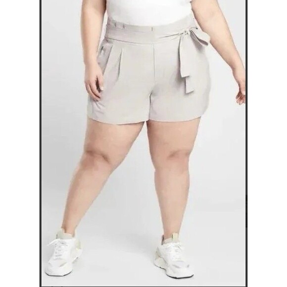 Athleta Shorts Skyline II Wrap Tie Waist Beige Plus Size 18 - Picture 2 of 11